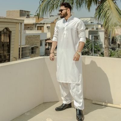 syed_zarbab's profile picture. Artist. 
I am a different person to different people. annoying to one. Talented to another. Quite to a few. Unknown to a lot.🤷🏻‍♂️