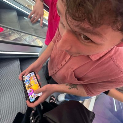 hololivin's profile picture. On a quest to be the biggest simp online while making some friends along the way✨| 24