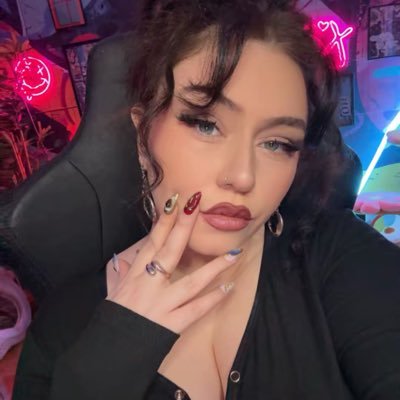 Xo_Trixy's profile picture. • Humour & rire légendaire tous les soirs en direct sur @Twitch et peut être que tu connais ma voix | Ambassadrice @msifrance | contact : Trixy@thenode.gg