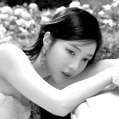 poisonivezz's profile picture. he stole my color.