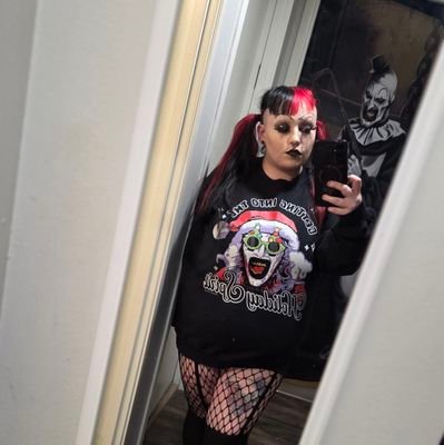 Spookymegs666's profile picture. Spooky mom 🦇👻 /Horror movie addict 🔪🩸/Halloween whore/ Satanist/Lover of all things spooky🎃👻/ PTSD fighter/ #mutantfam/ NSFW acc @MeganGoreWhore1 🔪🩸🤪