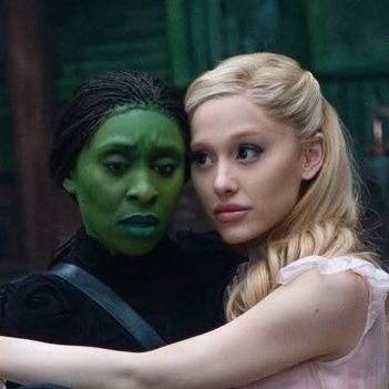 bearikiru's profile picture. ✰ Sora/Knives, She/They, Genderfluid, 19, audhd + taken ✰ ˗ ˋˏ ♡ ˎˋ ౨ৎ Glinda kinnie ♡ #missingstolitz