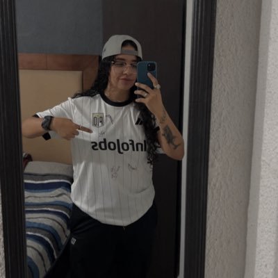 x_jimeeee's profile picture. Viuda de Serracanta y Ramos🖤 Boss de @LaTripleP_gg 🐥🍓👾
