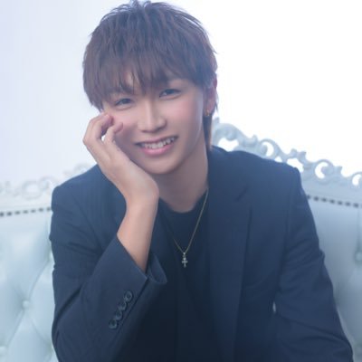 atomclearryo's profile picture. 大阪梅田アトムクリア 新人ホストやらしてもらってます。 べろべろ営、おもしろ営で売っていますがよく冷められてます。もし物好きな方いましたらよろしくお願いします🙇 TikTok atom_clear_ryo.7 初回指名1時間飲み飲ませ1000円です！！ 初回指名お願いします🙇