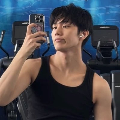 tradmalewife's profile picture. your favorite feet licker puppy