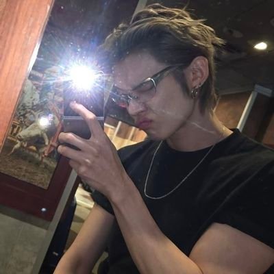 sepultando's profile picture. baku  si  fuera  tuitero .    @ohcurri      me !               ⠀⠀⠀⠀⠀⠀⠀⠀⠀⠀⠀   ⠀⠀ⓘ 💬 ❤︎         ㅤㅤ