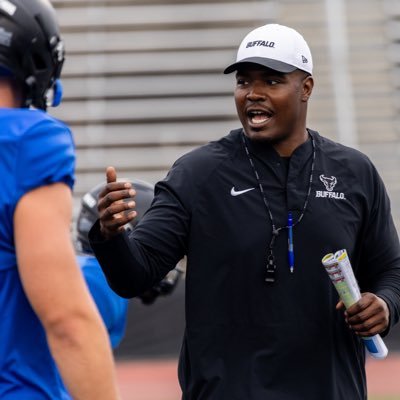 CoachZeek_'s profile picture. University at Buffalo DLine Coach #UBhornsUP 🤘🏾 #BullMarket 📈#ALPHADAWGS