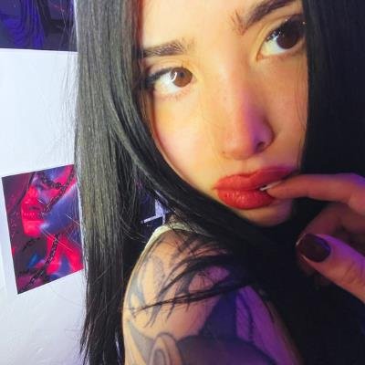 EvelynBnoa's profile picture. just a fked up goth girl looking for even more:)