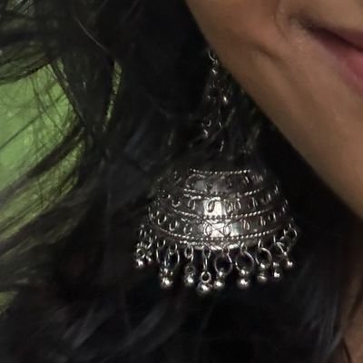 crymierivr_'s profile picture. intern jack of all trades