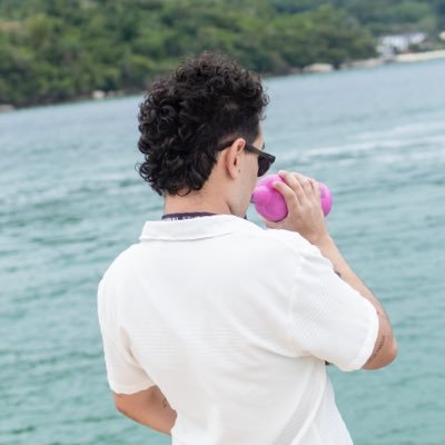 jaopedroligabo's profile picture. procurador geral no município da coitadolandia prestes a sumir tal como joujout e tento aprender medicina enquanto sofro pelo Corinthians