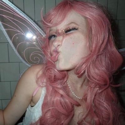 _moonamor_'s profile picture. 18y | vestibulanda de ciência da computação pelo ENEM + concursos públicos | #studytwt ☕️📖