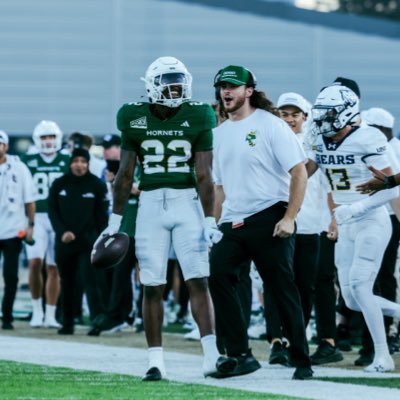 CoachKrich79's profile picture. Sacramento State Offensive Line Graduate Assistant🐝 #HAMMERHEADS
