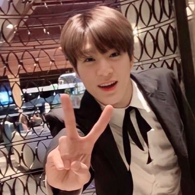 farfromsky_____'s profile picture. 