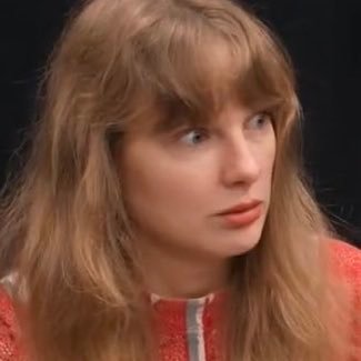 showgirleraval's profile picture. 