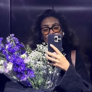 loveegoes's profile picture. did you hear abt the girl who lives in delusion??????