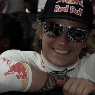 kimicerrista's profile picture. comiendo vori vori con Max y Kimi