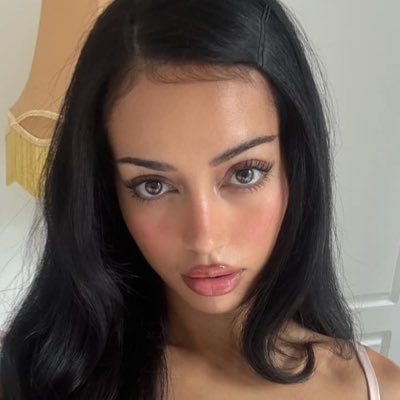 chihiropastlife's profile picture. she got awaaaaay