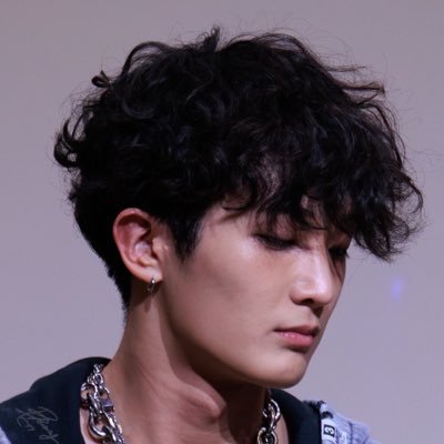 Moas_bubble_tae's profile picture. pronoun indifferent — here for xikers, txt, ateez and xlov — I stream on twitch (bluro_rain)