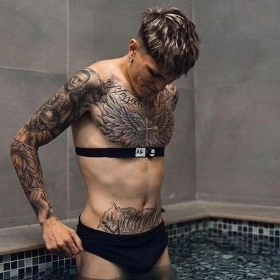 qe44p's profile picture. اجنبي الرياض اقابل المشتركين و الي ابيه اهم شي نضيف ومحترم 💋https://t.co/GtpUB4waW3