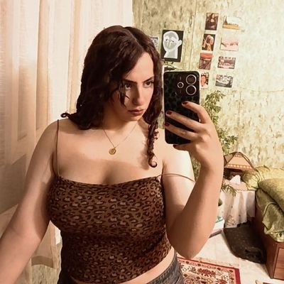 iamrshnk's profile picture. Live fast Die young Be wild And have fun .
Therapist & researcher clinical psychology 🧠
ناشناس👇🏻