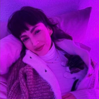 TheReddyAria's profile picture. Show Must Go On