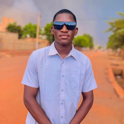 Guindo9800Jean's profile picture. Etudiant...