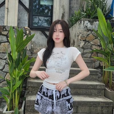 pandapoomjai's profile picture. FORAYE ALIS