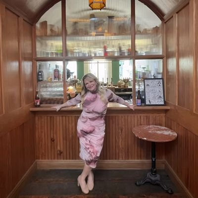 llybeTkCdon's profile picture. 