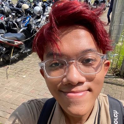 srawpie's profile picture. 22 •  scoliosis fighter 🩻❤️‍🩹