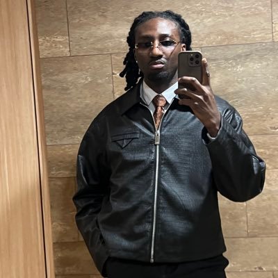 SaintW__'s profile picture. 