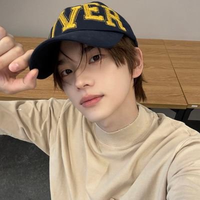 ethan162165's profile picture. hey!