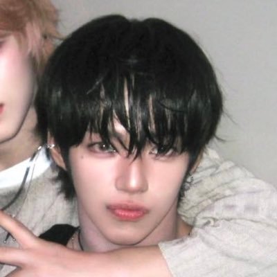 nsteezlo's profile picture. #제이엘 #JL