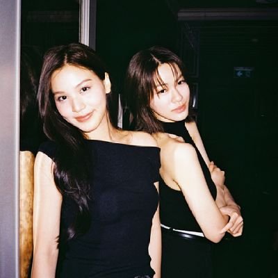 zphrnie's profile picture. ANY #emibonnie 🧡💜🐰🦋                                                                     
women's addict and sapphic's area