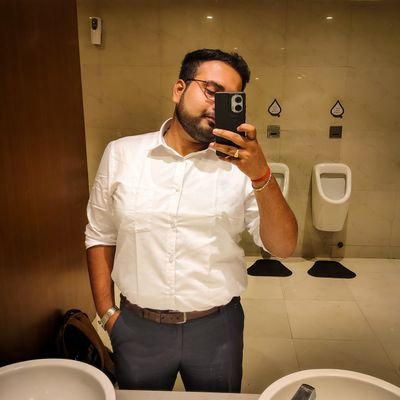 Sabya1601's profile picture. IT in Banking 
Traveller 
🇮🇳