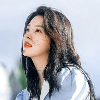 zhangxruonan's profile picture. 1996 ⋆ ZHANG RUONAN / With cold hands, but warm heart.  —  written in ENG/中文; SND.