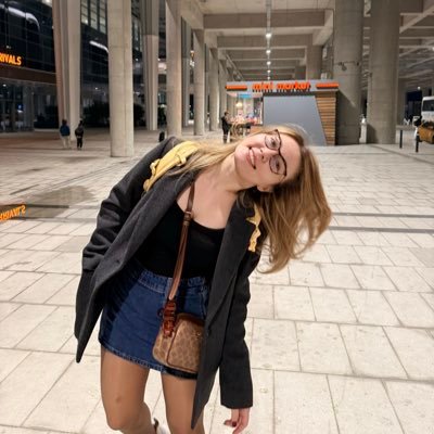 evaburada's profile picture. UX/UI Designer