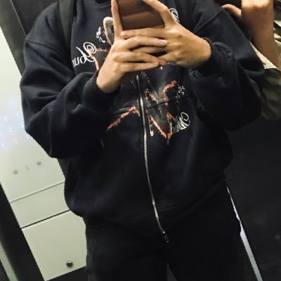 skyskirtt's profile picture. aStroboy