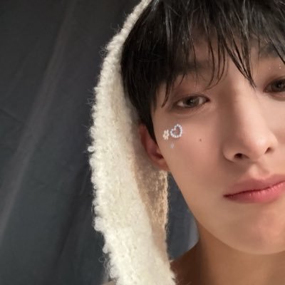 salutazes's profile picture. 