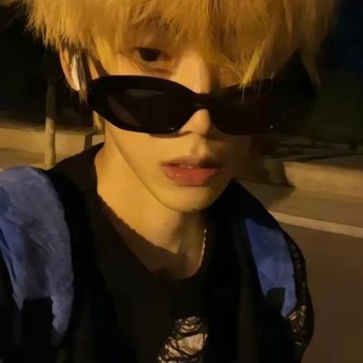 Clovereda's profile picture. 我想要的是永不变心的爱