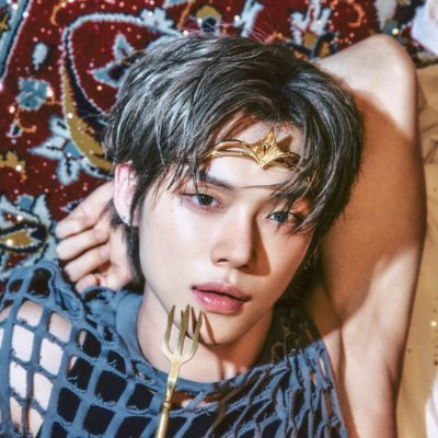 yawnzdzn's profile picture. No labels, just me. The only title I wear proudly is Finnian's heartkeeper.