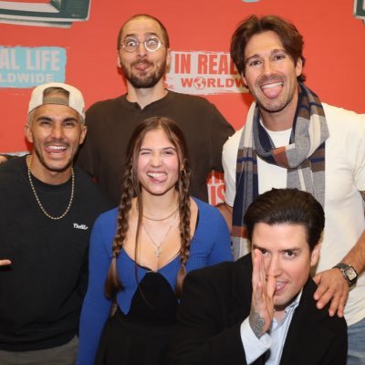btrsavedme's profile picture. insta & TikTok: btrsavedme, eleniii_cl