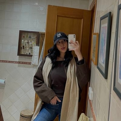 ilenagonzalez16's profile picture. 