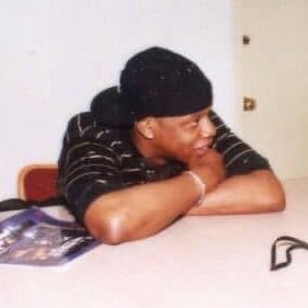 holahovitaaa's profile picture. 