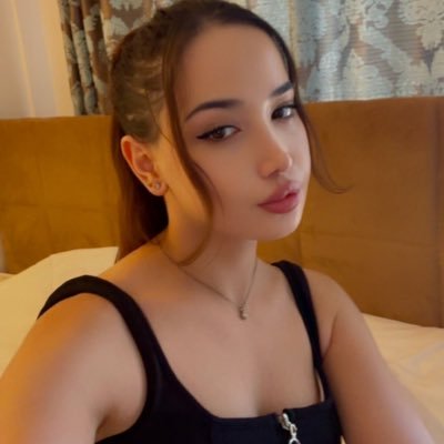 selenayduyarr's profile picture. 