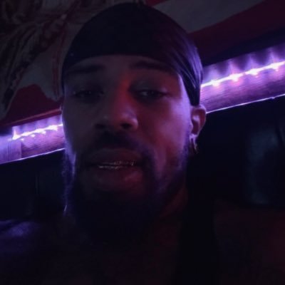 DarrelSwavey's profile picture. Fitness Enthusiast 🏋️‍♀️ bury me in a white tee, Chopped and Screwed connoisseur. Southern, Certified Welder 👨‍🏭 IG: DarrelSwavey