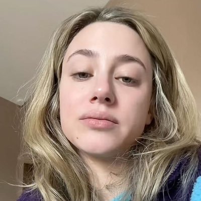 CharlotteV15661's profile picture. 