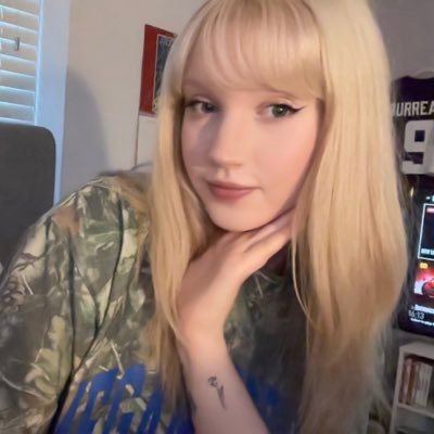 lovefrozenblue's profile picture. hi