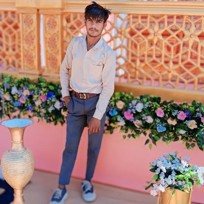 IshvarKhada's profile picture. 