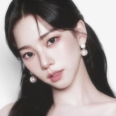 Kawina's profile picture. Personality Traits: Princess.