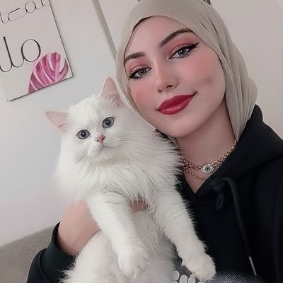 eman_arabi22's profile picture. أترك قلبي يبوح بالحروف، لعلّها تلمس قلباً يشبهني❤️‍🩹.